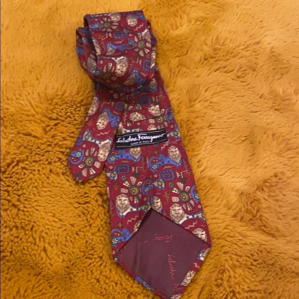 Salvador Ferragamo genuine silk tie made in Italy